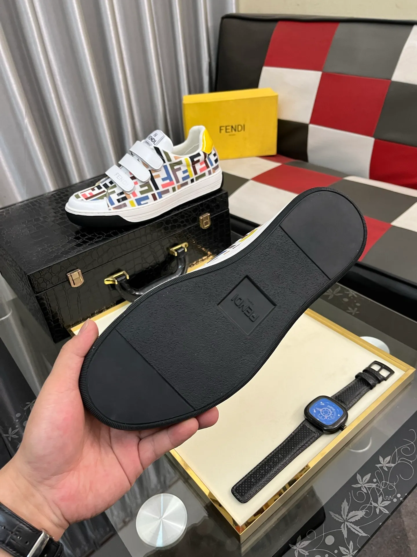Men's Men's Shoes💰420⌚️⌚️[Fendi] Fendi's latest casual shoes for men! Available at counters simultaneously! A one-to-one replica of the original. The interior is made of top-grade sheepskin, and the original factory-supplied rubber outsole is used. Leading new fashion concepts. Matching code: 38-442️⃣Colors available